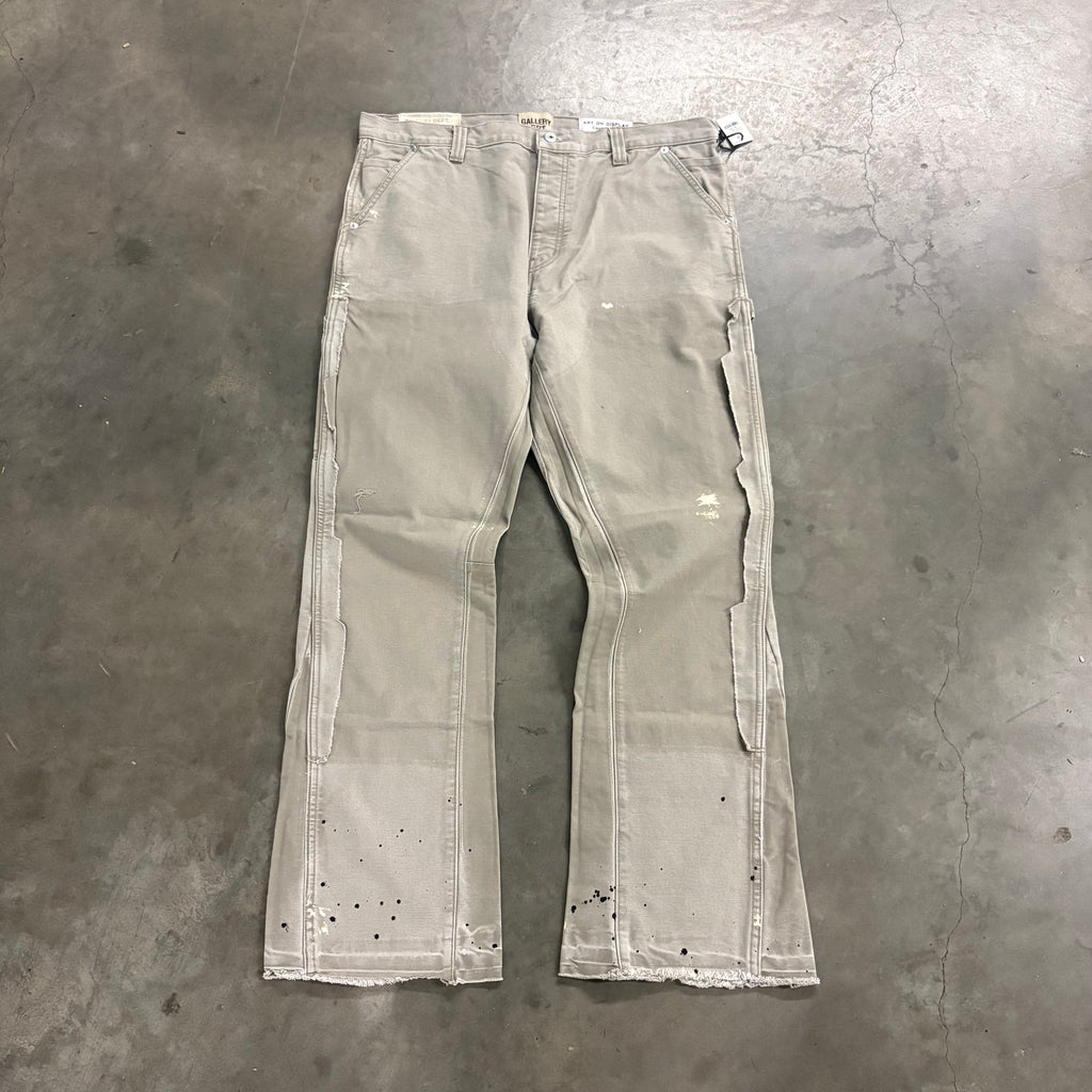 GALLERY DEPT “CARPENTER PAINT SPLATTERED LIGHT GRY” JEANS