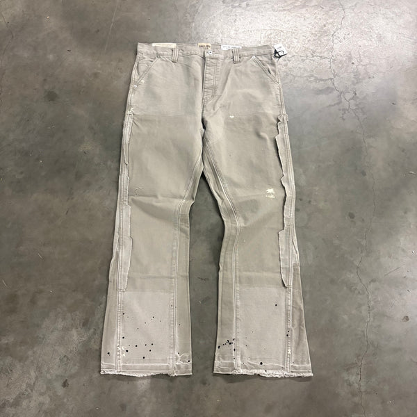GALLERY DEPT “CARPENTER PAINT SPLATTERED LIGHT GRY” JEANS