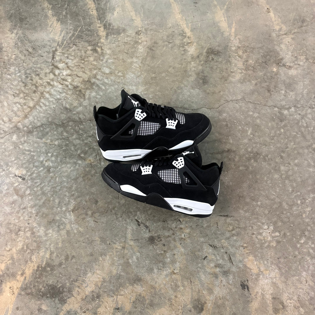 AIR JORDAN 4 “WHITE THUNDER”