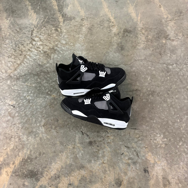 AIR JORDAN 4 “WHITE THUNDER”