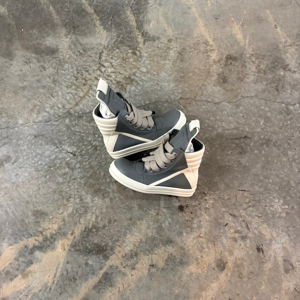 RICK OWENS “GEOBASKET GREY JUMBO LACES”